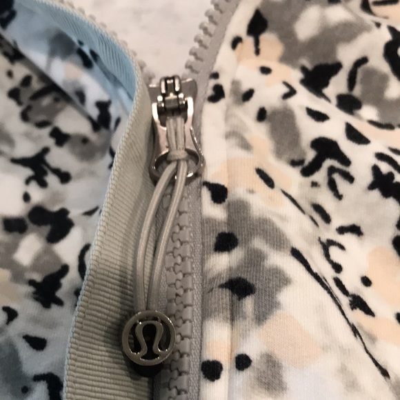Lululemon after asana hoodie - Picture 7 of 11